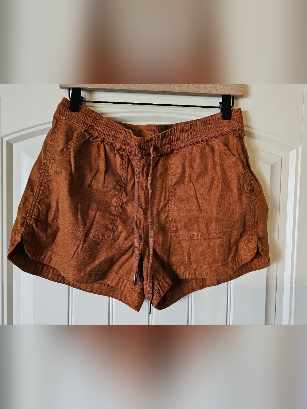 Evereve Tan Drawstring Pocket Linen-Blend Shorts, Size M - Picture 2 of 4